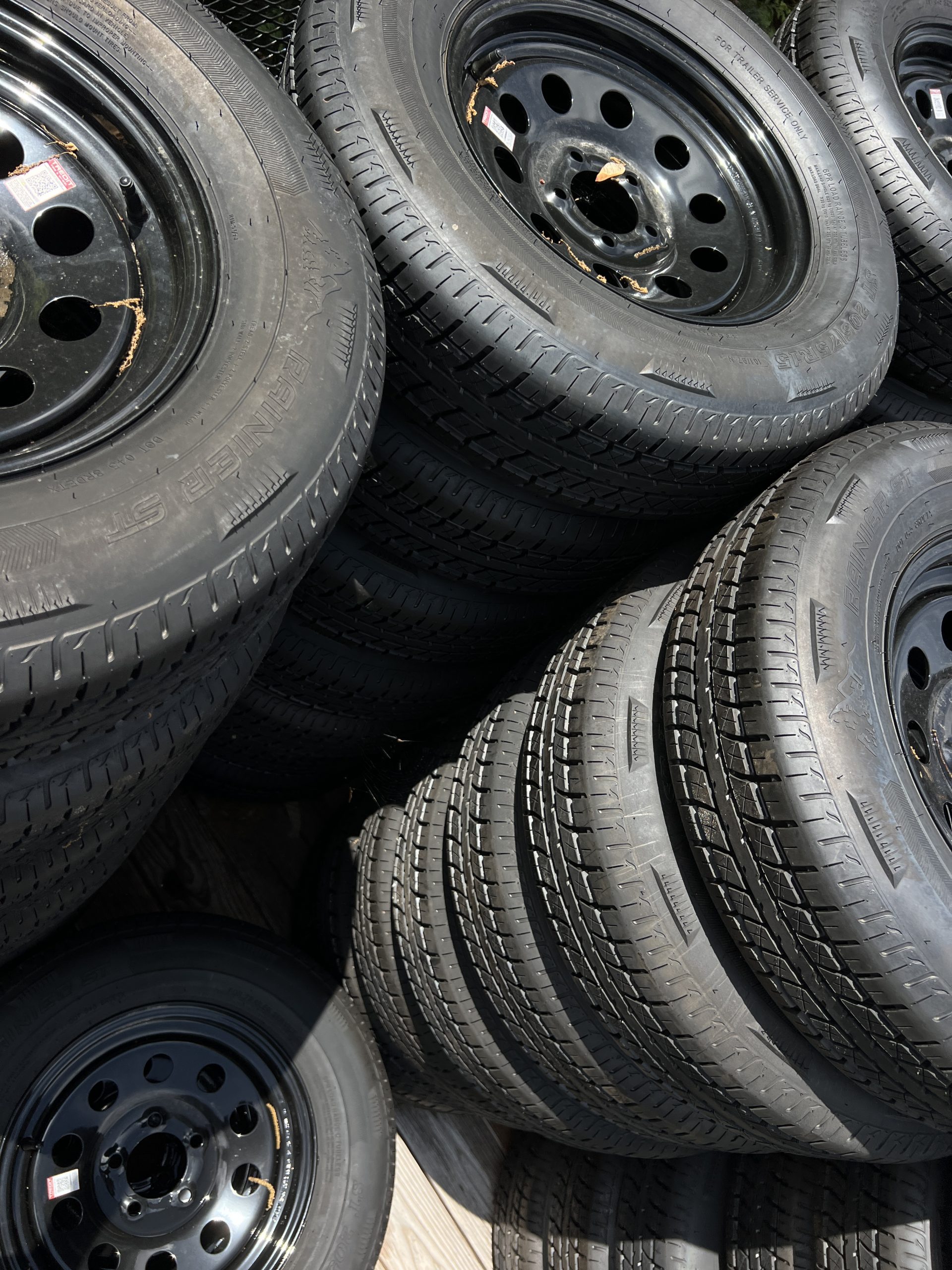 "Fresh 205/75R15 Tire Mounted on 5-Lug Rim - Ready to Roll!"β
π - Image 4