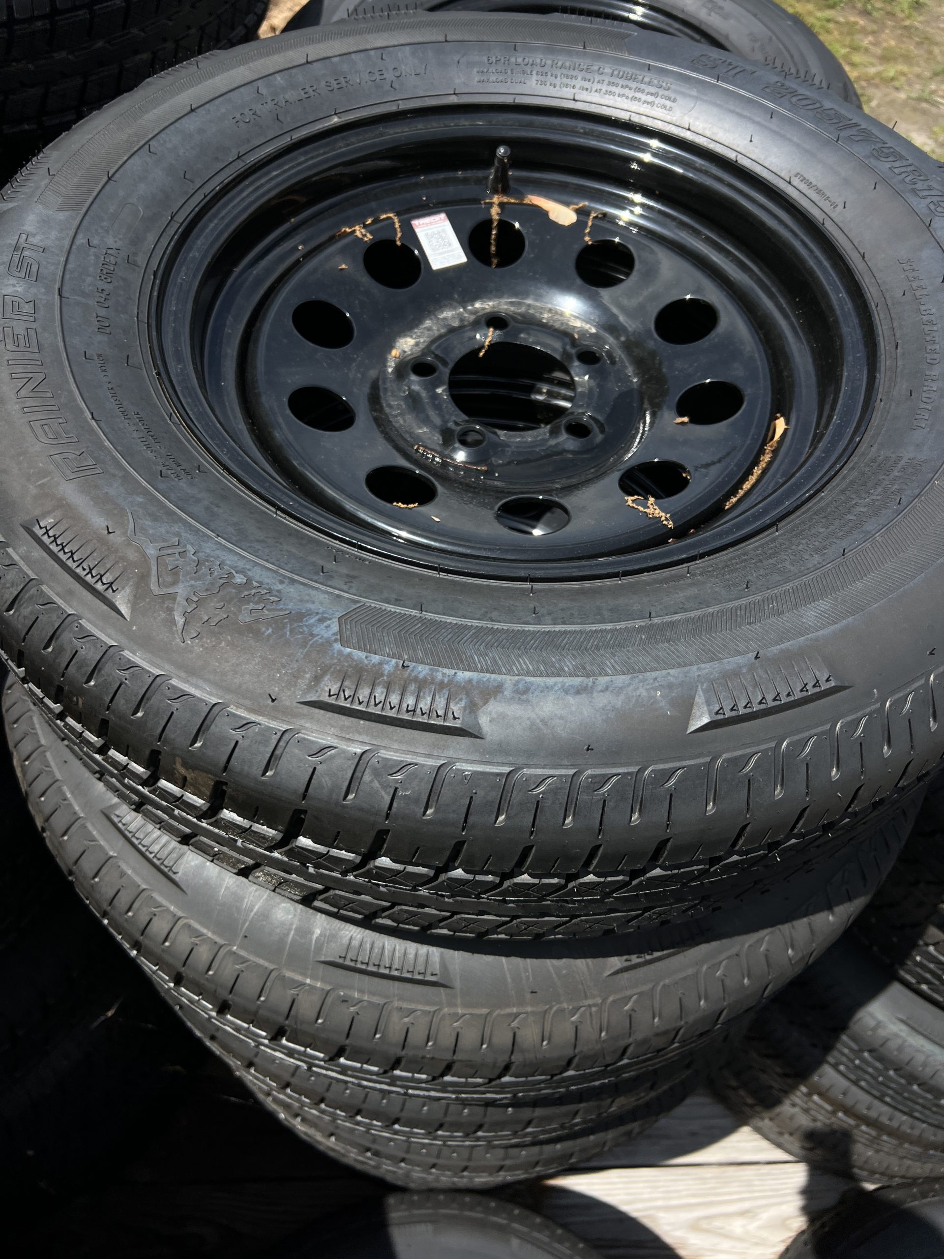 "Fresh 205/75R15 Tire Mounted on 5-Lug Rim - Ready to Roll!"β
π - Image 3
